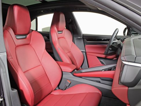 Certified 2025 Porsche Macan 4S Electric image 40