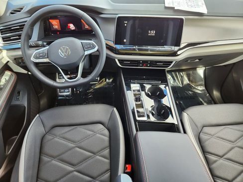 New 2026 Volkswagen Atlas Peak Edition image 14