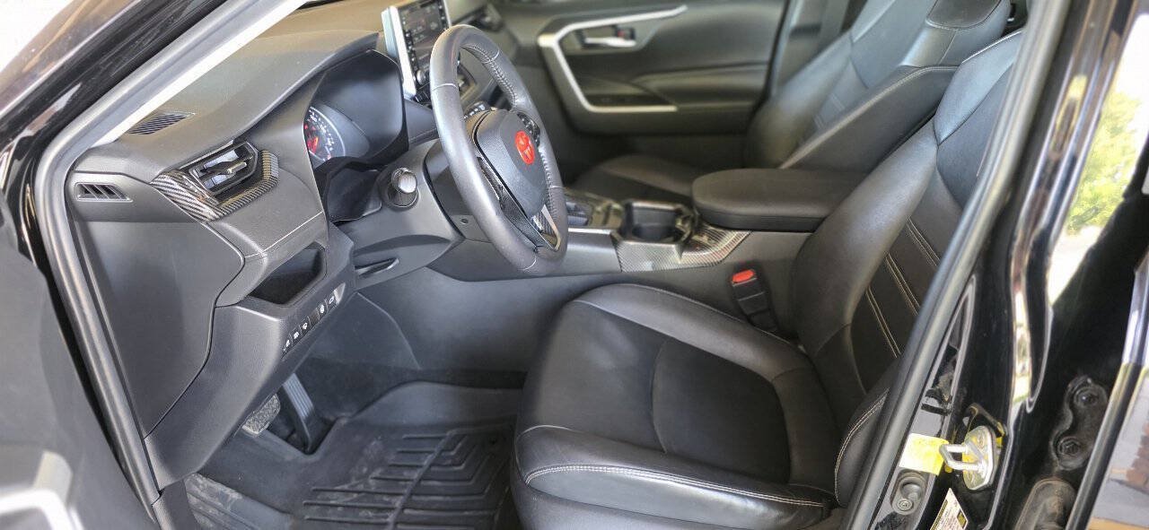 Used 2020 Toyota RAV4 XLE Premium AWD/4WD image 18