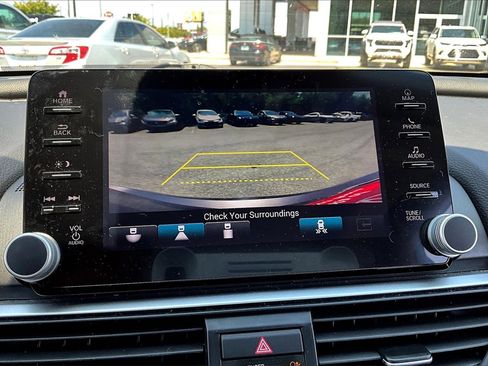 Used 2021 Honda Accord Touring image 13