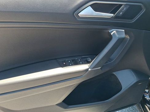 Used 2020 Volkswagen Tiguan SE w/ Panoramic Sunroof Package AWD/4WD image 13