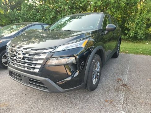 Used 2024 Nissan Rogue S AWD/4WD image 12