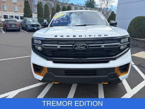 Used 2025 Ford Expedition Tremor AWD/4WD image 2