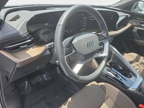 Certified 2025 Audi Q5 Premium w/ Premium Plus AWD/4WD image 22