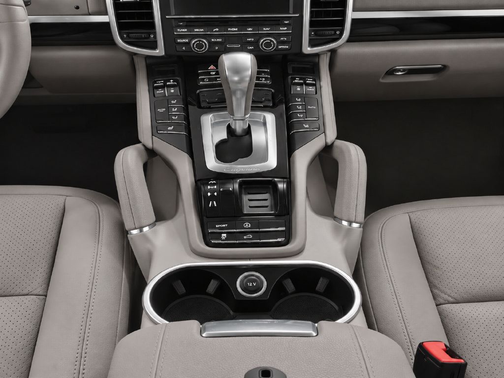 Used 2012 Porsche Cayenne AWD/4WD image 17
