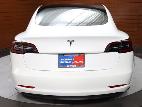 Used 2023 Tesla Model 3 Standard Range image 47