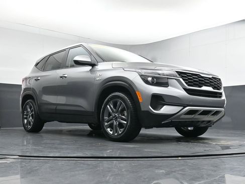 Used 2023 Kia Seltos LX image 34