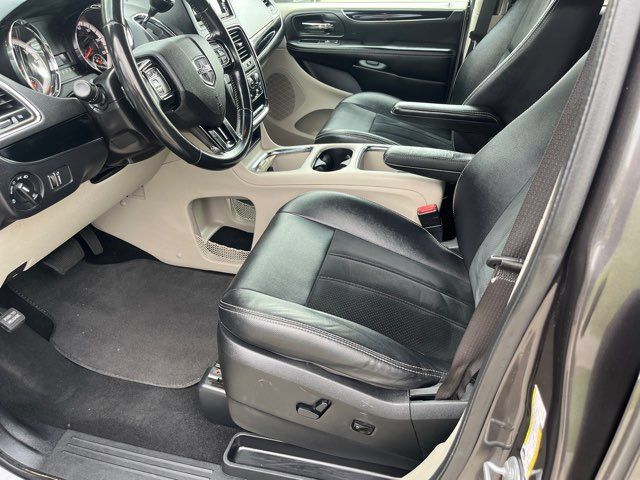 Used 2018 Dodge Grand Caravan SXT FWD image 5