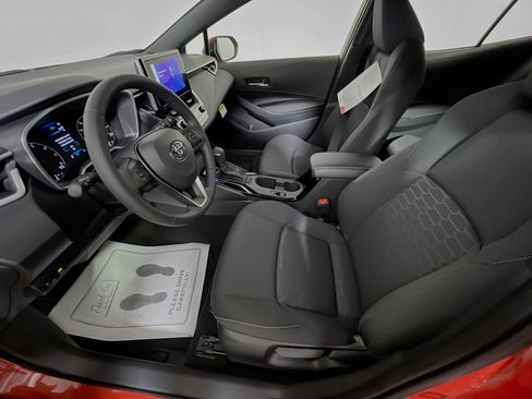 Used 2025 Toyota Corolla SE FWD image 15
