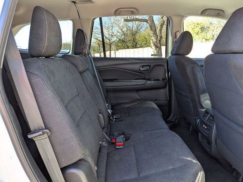 Used 2021 Honda Pilot EX image 24