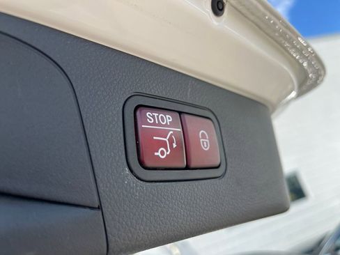 Certified 2022 Mercedes-Benz GLC 300 4MATIC image 19