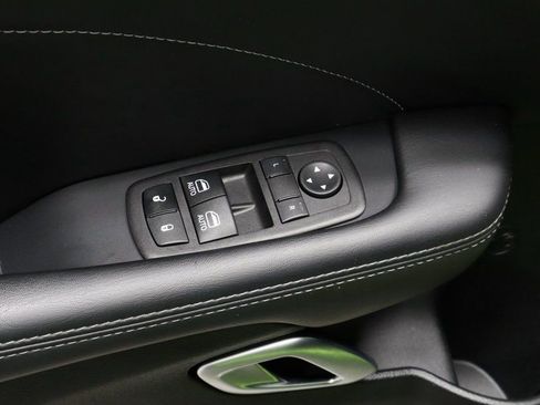 Used 2023 Dodge Challenger SXT w/ Plus Package image 21