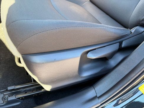 Used 2020 Toyota Corolla LE image 14