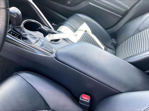 Used 2023 Toyota Camry SE w/ Convenience Package image 14