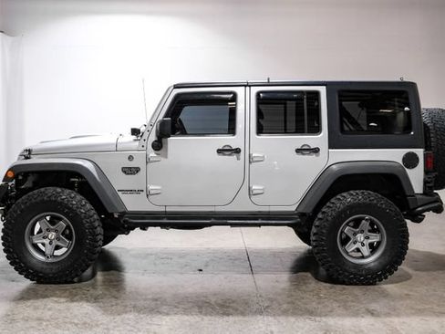 Used 2012 Jeep Wrangler Unlimited Rubicon AWD/4WD image 13