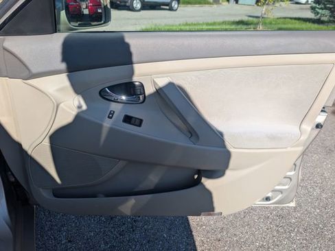 Used 2009 Toyota Camry FWD image 21