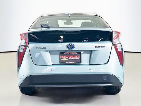 Used 2018 Toyota Prius Four Touring image 7