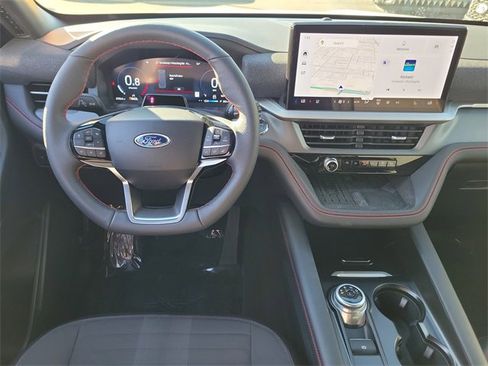 Used 2025 Ford Explorer ST-Line w/ Premium Package image 4
