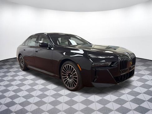 Used 2026 BMW i7 eDrive50 w/ Executive Package image 6