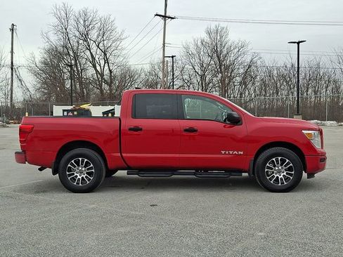 Used 2024 Nissan Titan SV w/ Accessory Utility Package AWD/4WD image 10