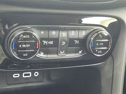 Used 2023 Buick Encore GX Select w/ Sport Touring Package image 37