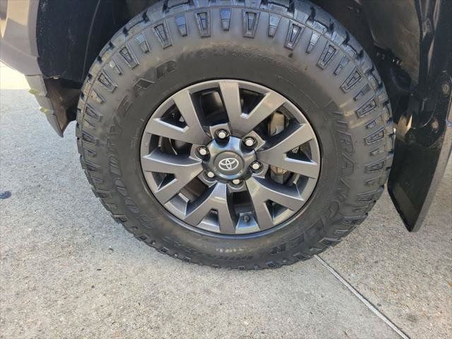 Certified 2021 Toyota Tacoma SR5 w/ SR5 Appearance Package (SM) RWD image 22