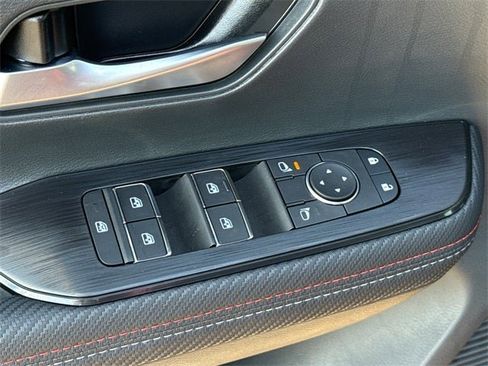 New 2026 Nissan Kicks SR image 19