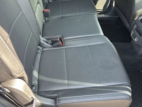 Used 2018 Volkswagen Tiguan SE w/ Panoramic Sunroof Package AWD/4WD image 38