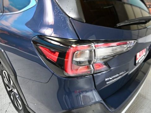 Used 2024 Subaru Outback Limited image 12