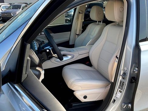 New 2026 Mercedes-Benz GLS 450 4MATIC image 9