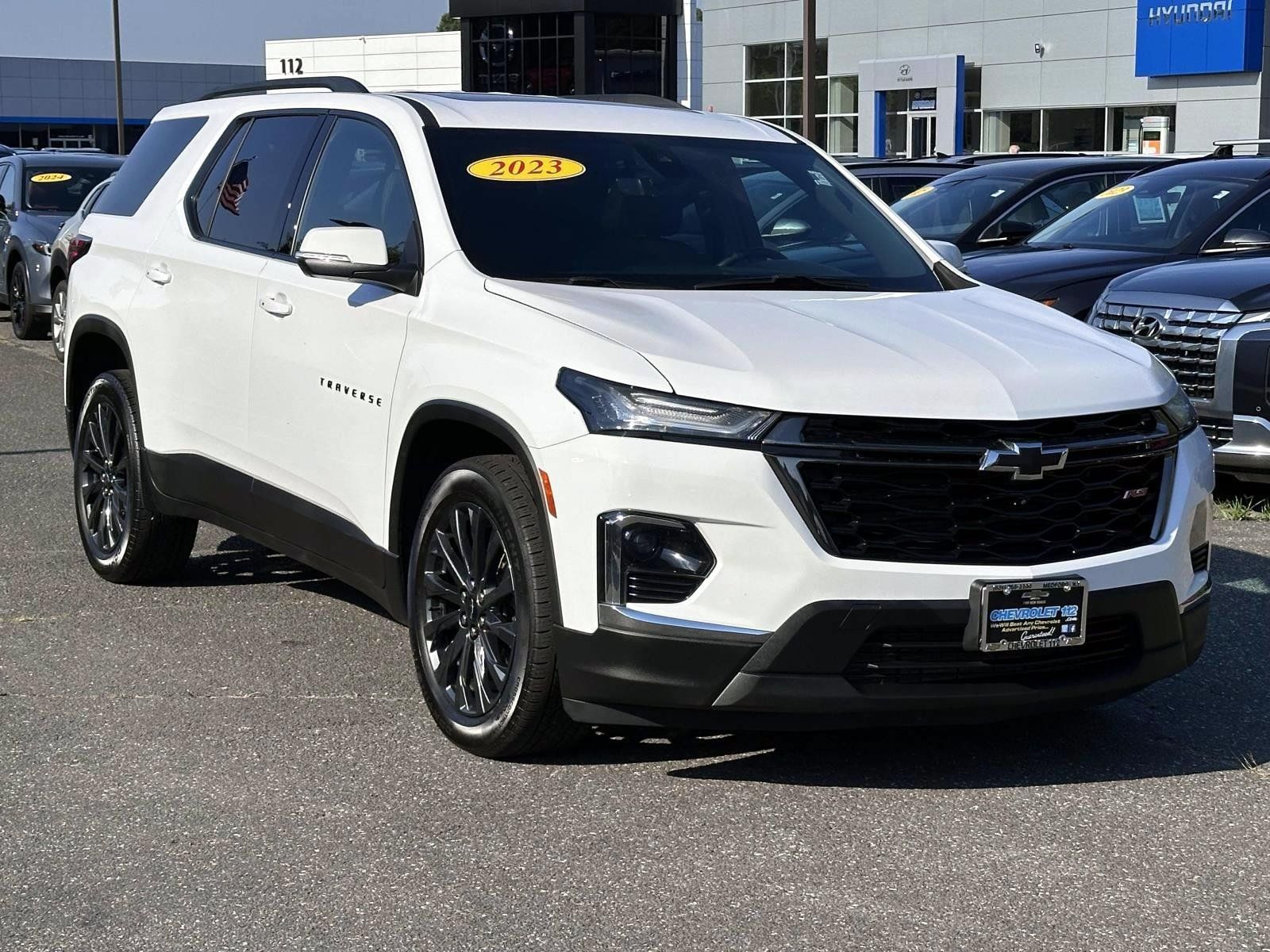 Used 2023 Chevrolet Traverse RS w/ LPO, Cargo Package AWD/4WD image 5