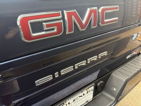 Used 2020 GMC Sierra 2500 AT4 w/ AT4 Premium Package AWD/4WD image 22