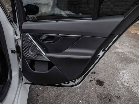 Used 2025 BMW M5 w/ Carbon Package image 16