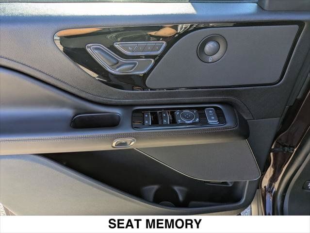 Used 2024 Lincoln Aviator Reserve RWD image 10