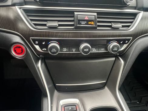 Used 2020 Honda Accord Touring image 23