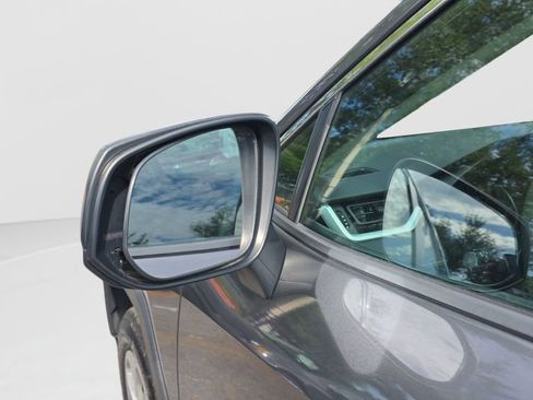 Used 2022 Toyota RAV4 LE image 24