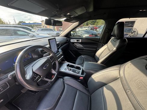Used 2020 Ford Explorer ST w/ Premium Technology Package AWD/4WD image 17
