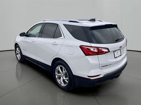 Used 2019 Chevrolet Equinox LT w/ Sun & Navigation Package image 7
