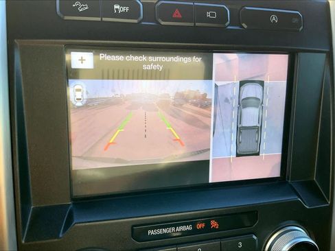 Used 2018 Ford F150 Platinum w/ Equipment Group 701A Luxury image 26