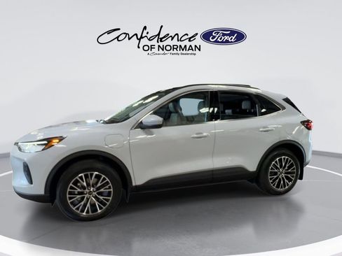 New 2025 Ford Escape SE image 5