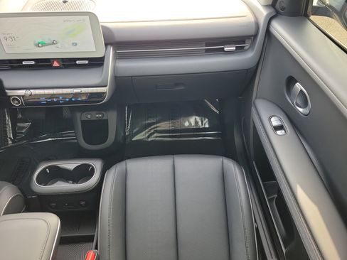 Certified 2023 Hyundai Ioniq 5 Limited w/ Cargo Package image 17