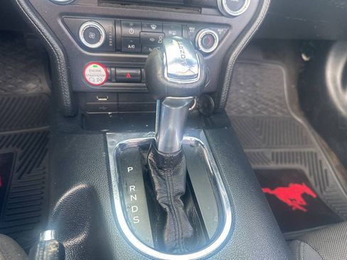 Used 2015 Ford Mustang Convertible RWD image 36