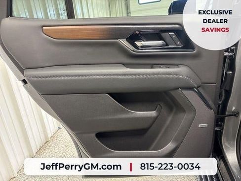 New 2026 GMC Yukon Denali w/ Denali Reserve Package AWD/4WD image 21