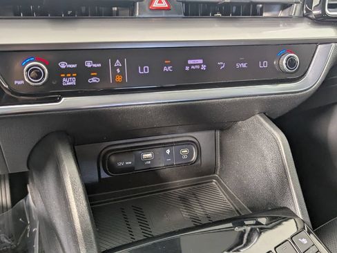 Used 2023 Kia Sportage EX AWD/4WD image 19