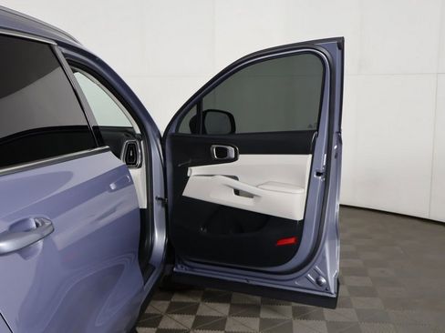Used 2025 Kia Sorento S w/ Panoramic Sunroof Package FWD image 23