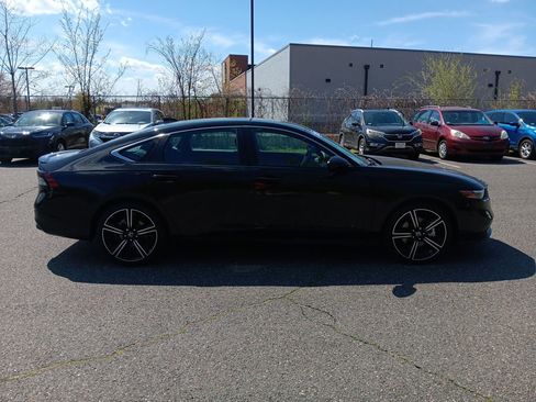 Used 2025 Honda Accord Sport image 2