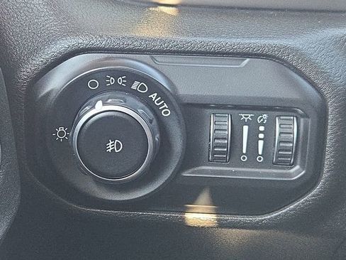 Used 2018 Jeep Wrangler Unlimited Sport S AWD/4WD image 25
