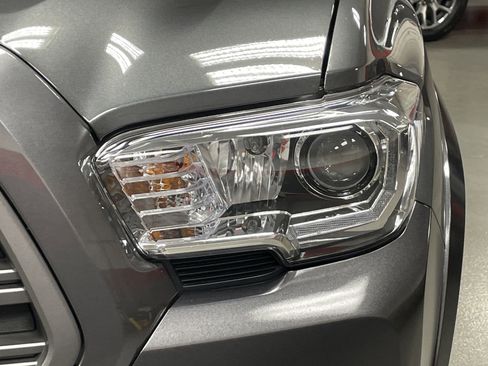 Used 2023 Toyota Tacoma TRD Sport image 6