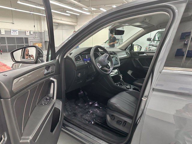 Certified 2023 Volkswagen Tiguan SE AWD/4WD image 3