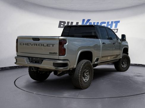 Used 2024 Chevrolet Silverado 2500 High Country w/ High Country Premium Package AWD/4WD image 5